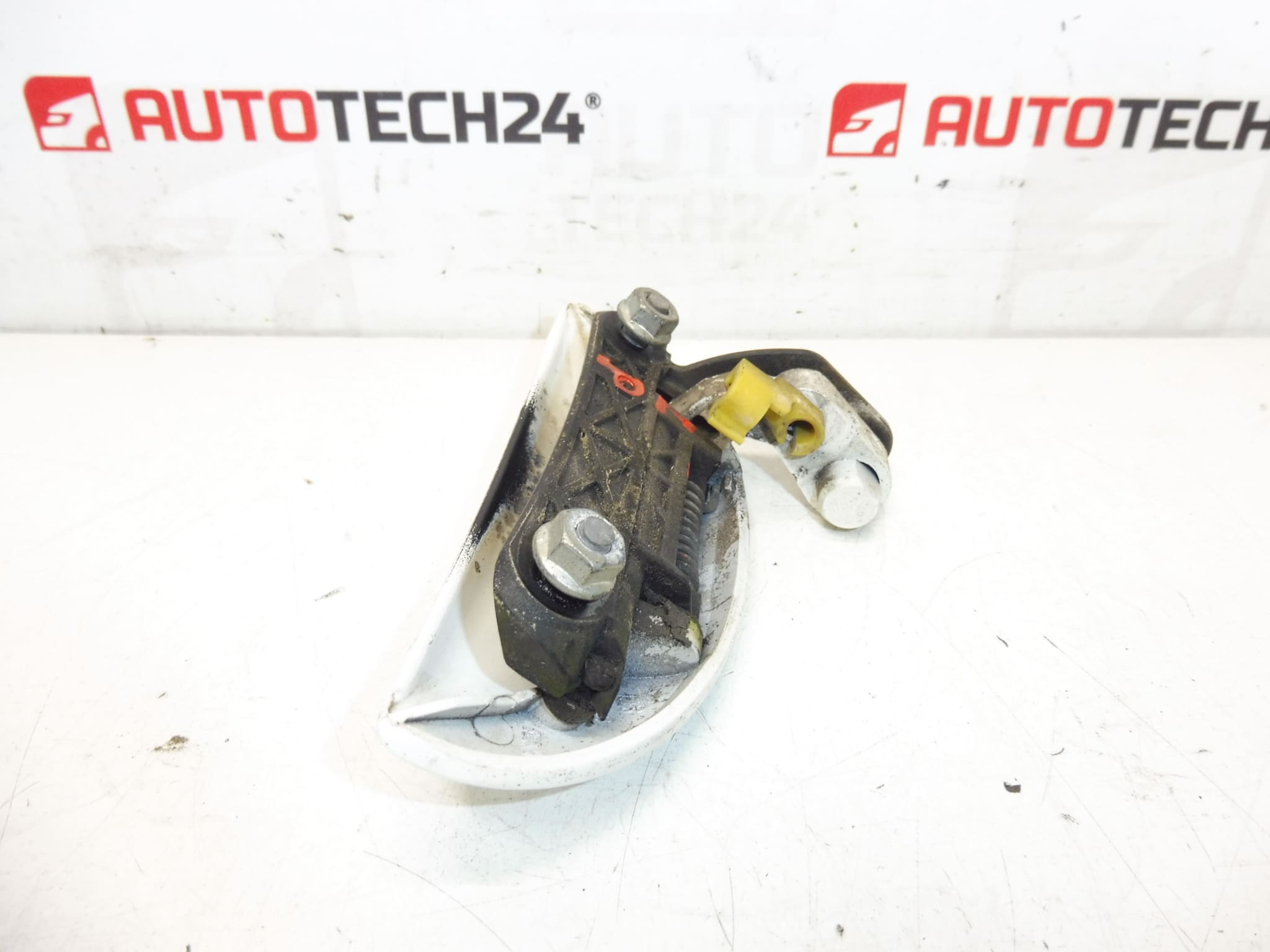 Klamka drzwi przednich lewych KWD Citroën C1 Peugeot 107 9101AK - obrazek 2