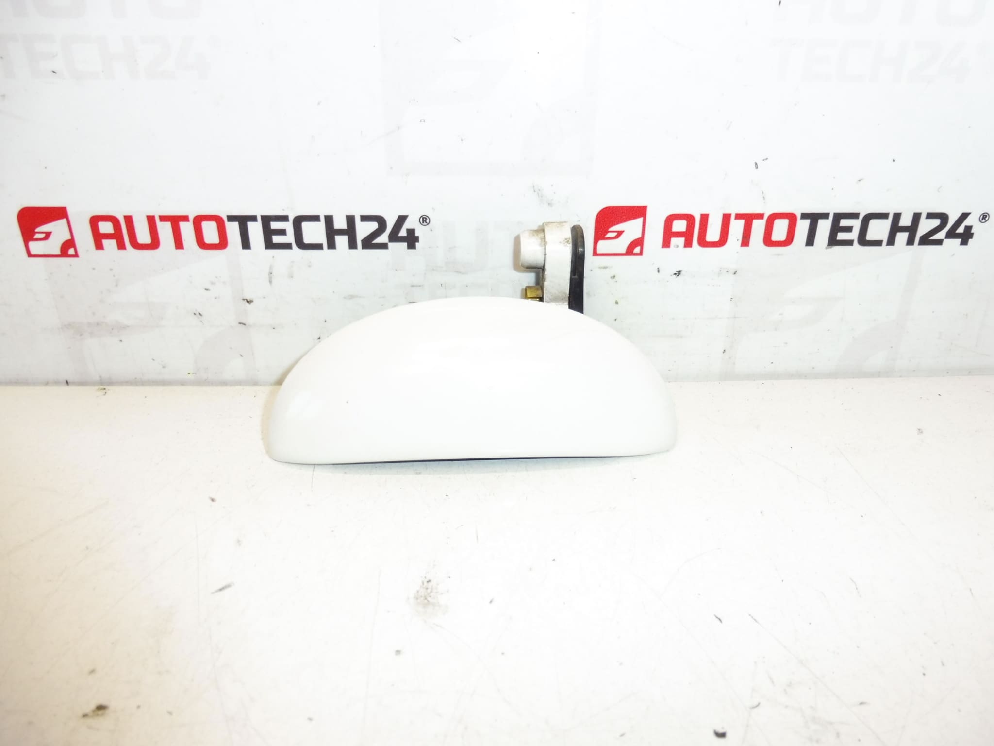 Klamka drzwi przednich lewych KWD Citroën C1 Peugeot 107 9101AK
