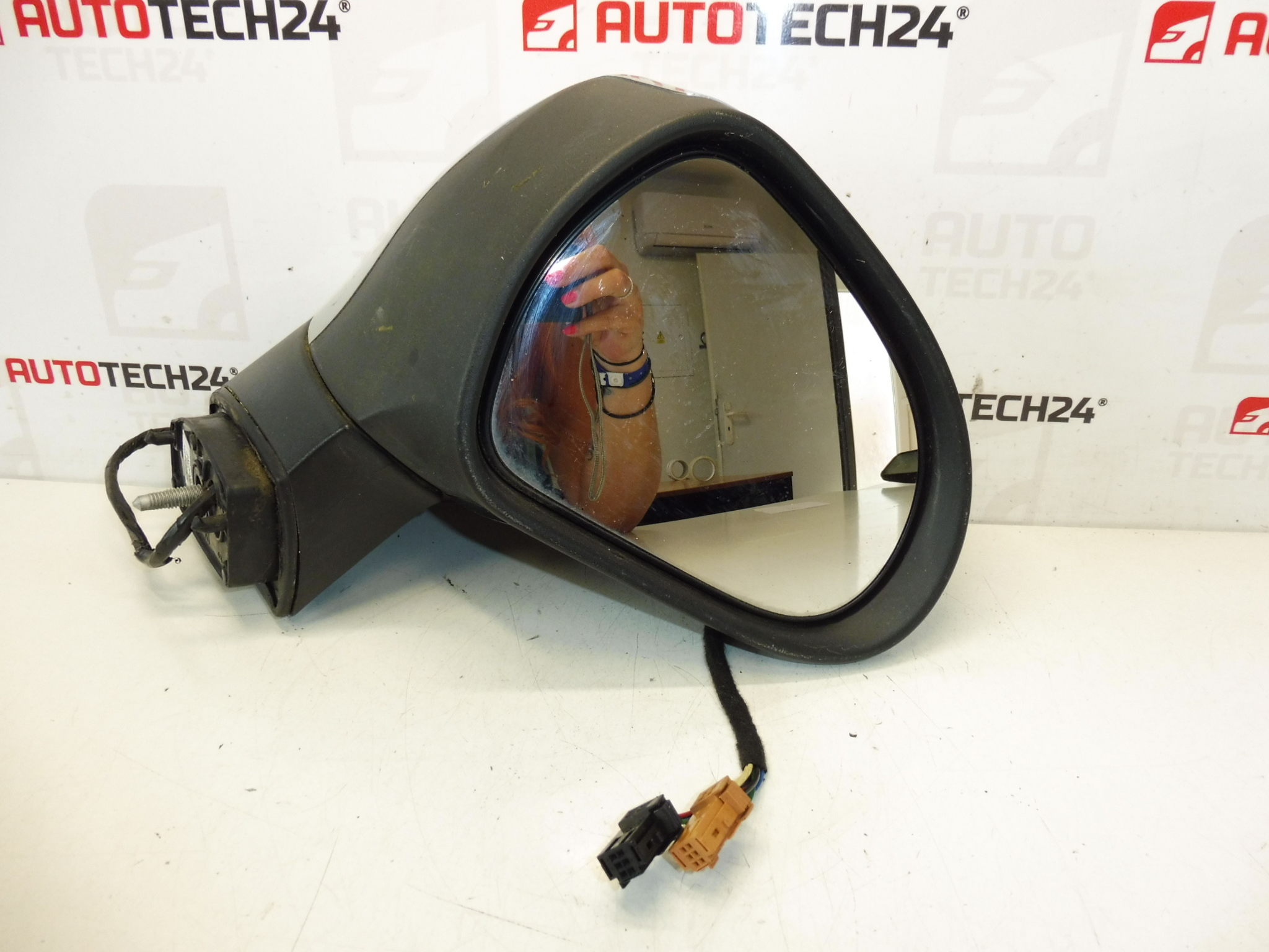 Prawe lusterko Peugeot 207 EZRC 96806501XT 8149ZH