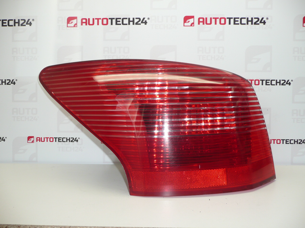 Lewa Lampa Tylna Peugeot 407 SW 9641948780 6350T3