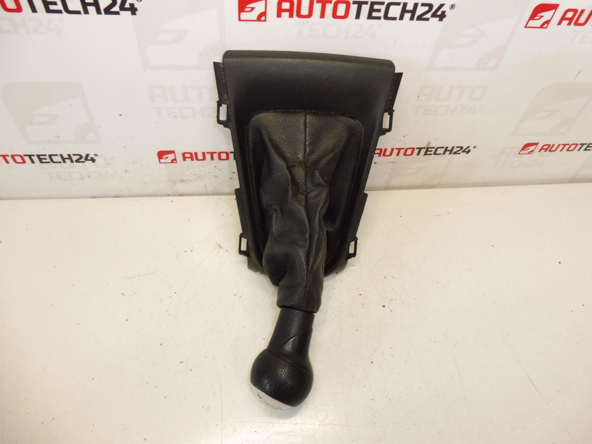 Głowica dźwigni zmiany biegów Citroën C3 DS3 Peugeot 2403 CL 7591CC - obrazek 2