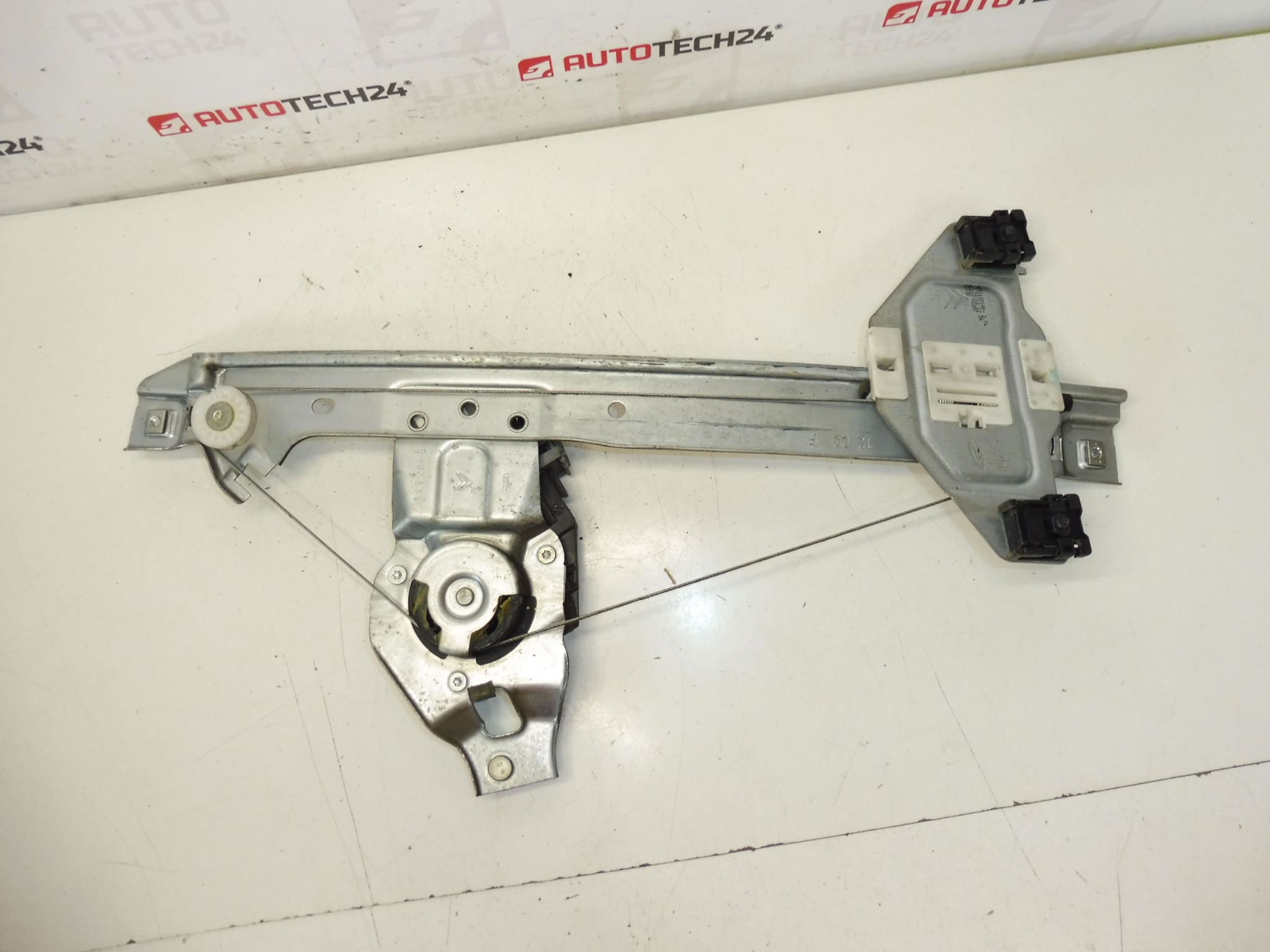 Elektryczny mechanizm podnoszenia prawej tylnej szyby Citroën C3 II A51 9224G3 - obrazek 2
