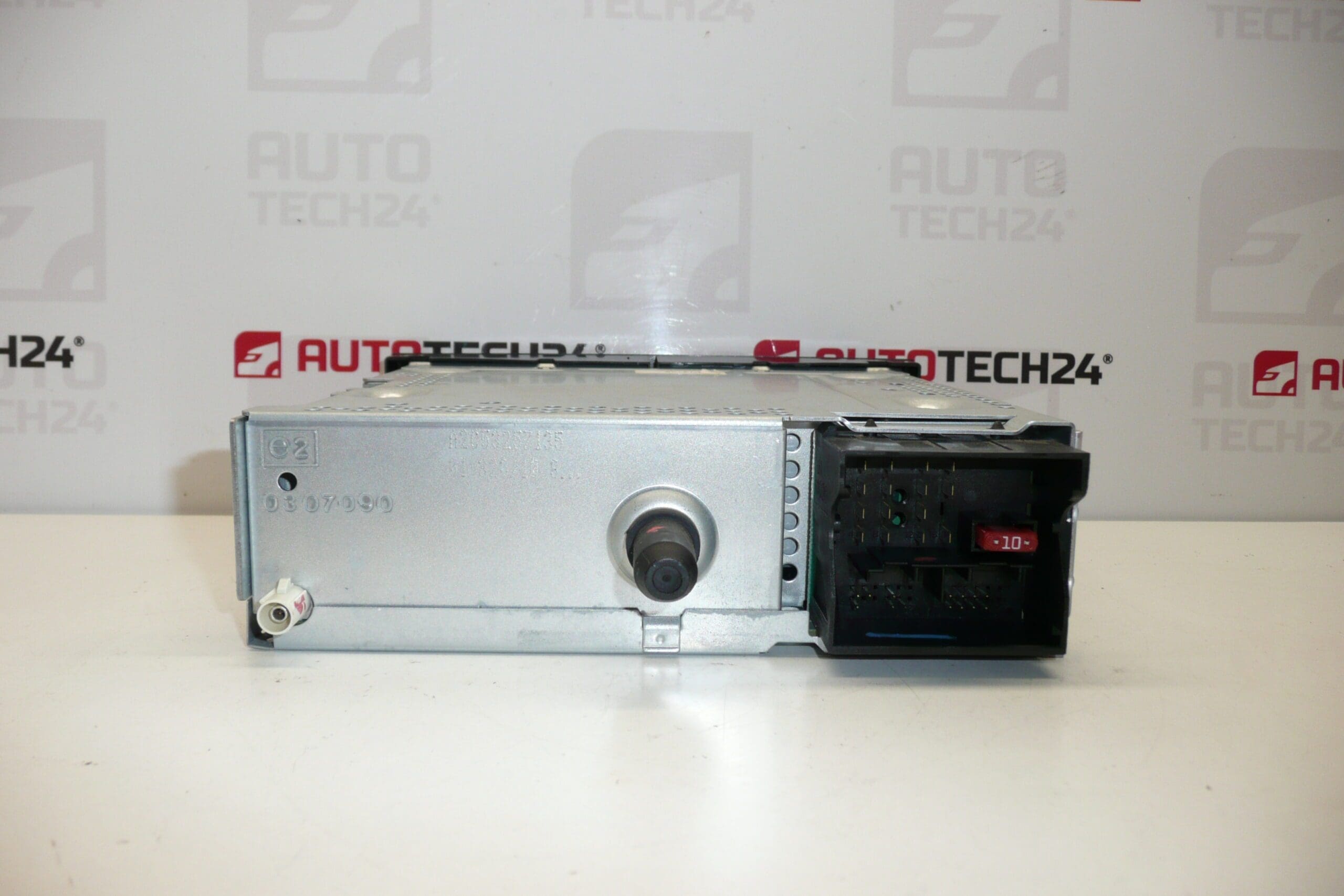 Radio samochodowe CD Continental RD4N1M-03 Citroën Peugeot 96750215XT - obrazek 2