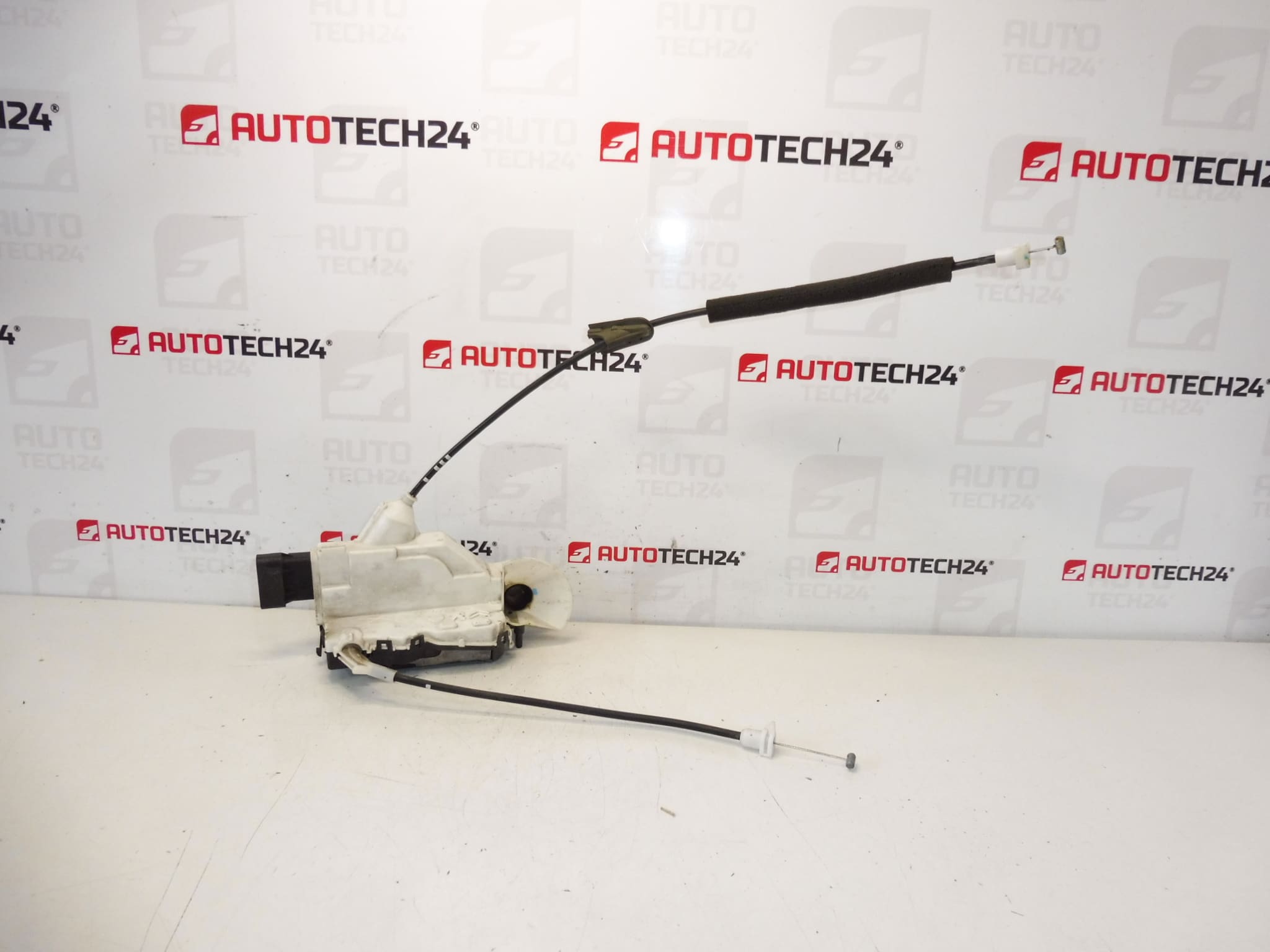Zamek drzwi kierowcy Citroën C3 II A51 9800624480