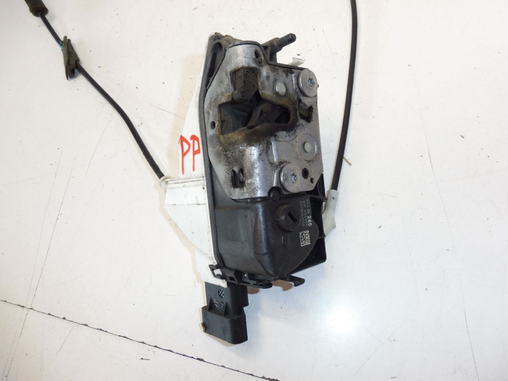 Zamek drzwi pasażera Citroën C3 II A51 9800624680 - obrazek 2