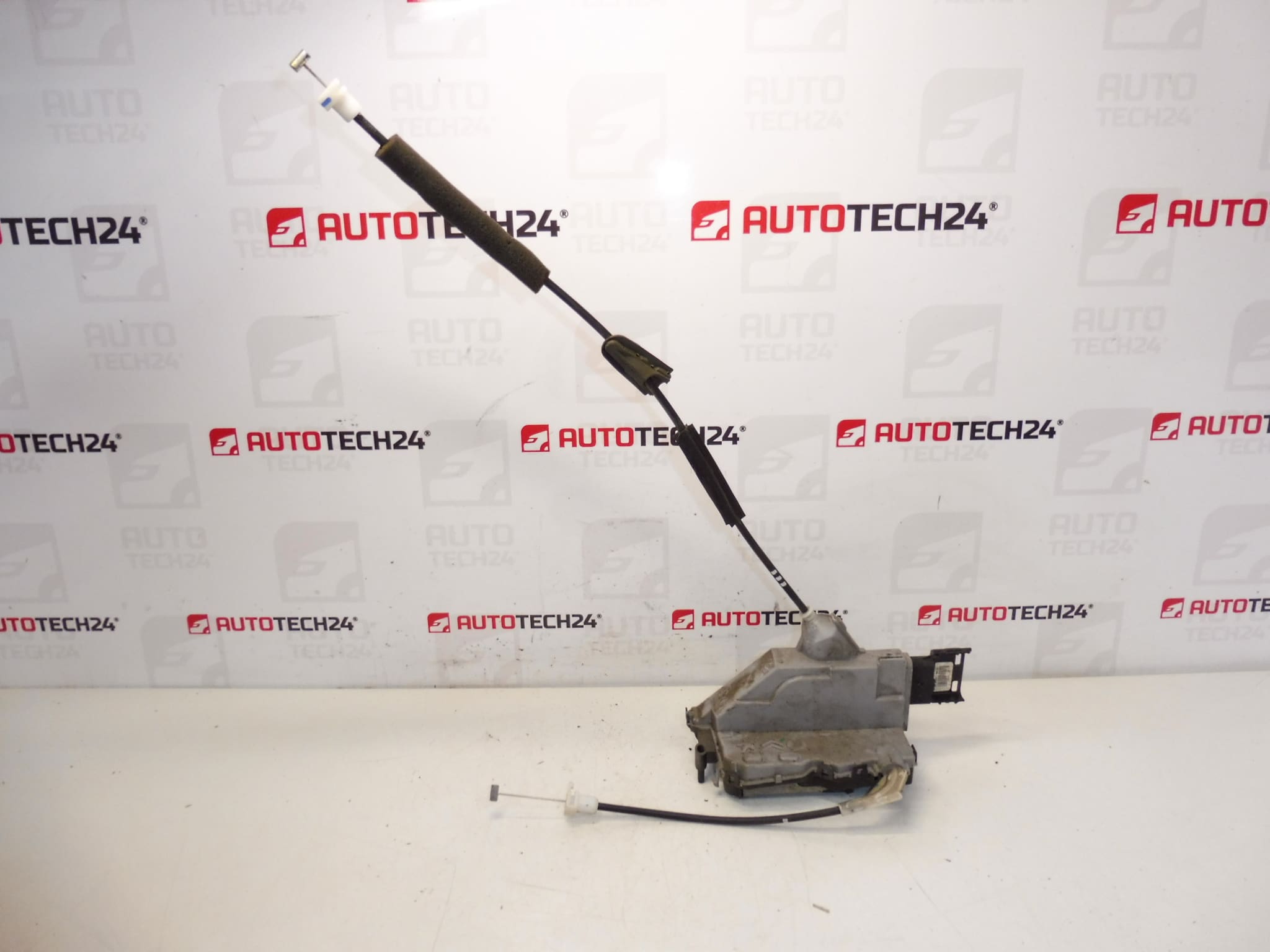 Zamek drzwi tylnych prawych Citroën C3 II A51 9800625180