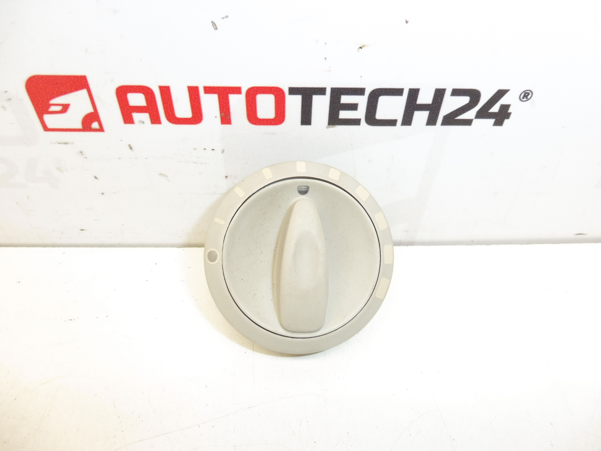 Przełącznik osłony przeciwsłonecznej Citroën Peugeot 96590657BJ 649039
