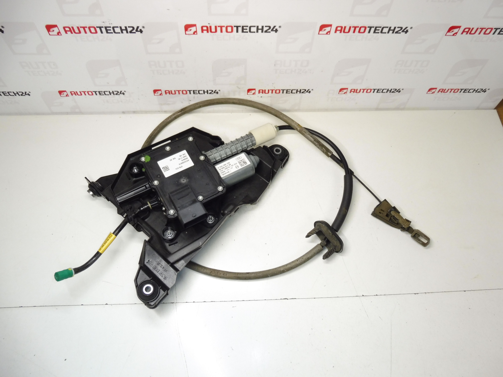 Elektroniczny hamulec ręczny Peugeot 3008 I 0204280099 9684898480 470209