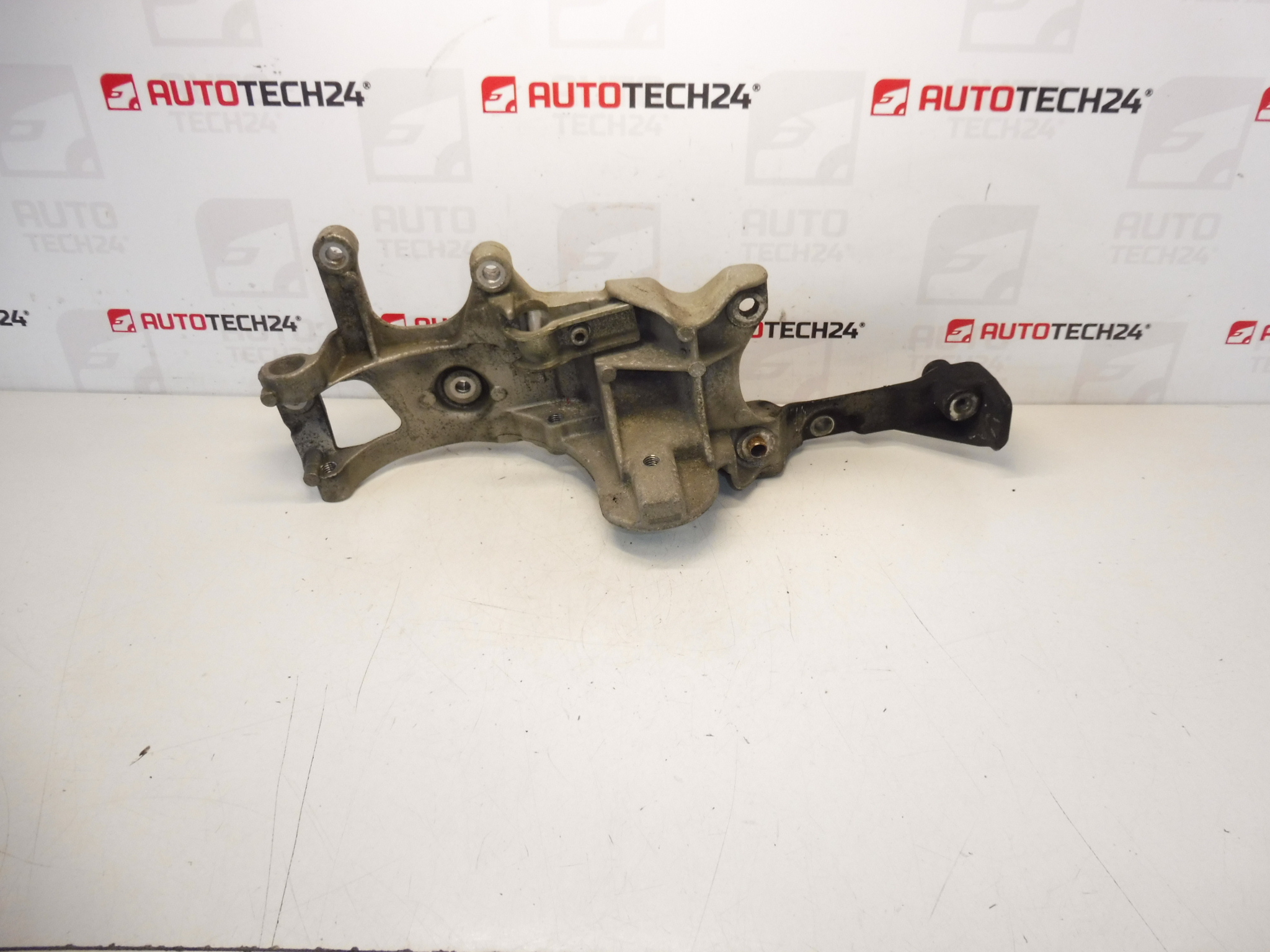 Citroën Peugeot Alternator Uchwyt Kompresora Klimatyzacji 9688628680 5706N7