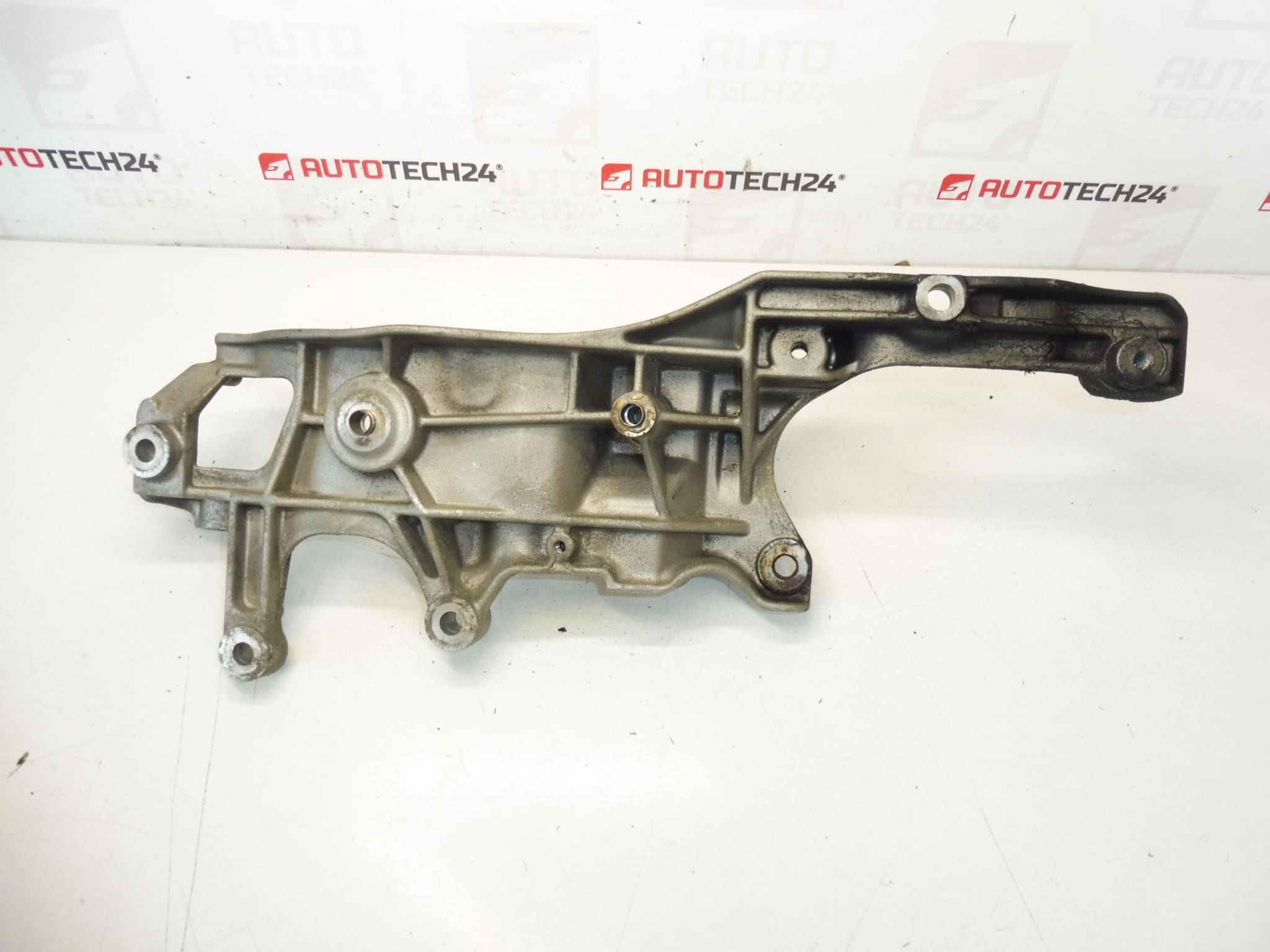 Citroën Peugeot Alternator Uchwyt Kompresora Klimatyzacji 9688628680 5706N7 - obrazek 2