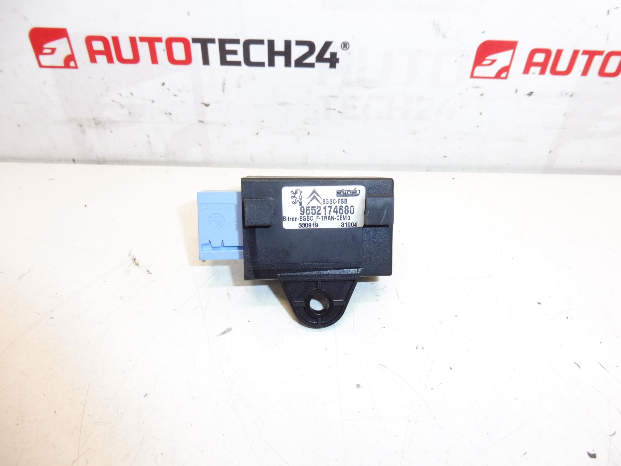 Przekaźnik Bezpieczeństwa Citroën Peugeot 9652174680 8914GH