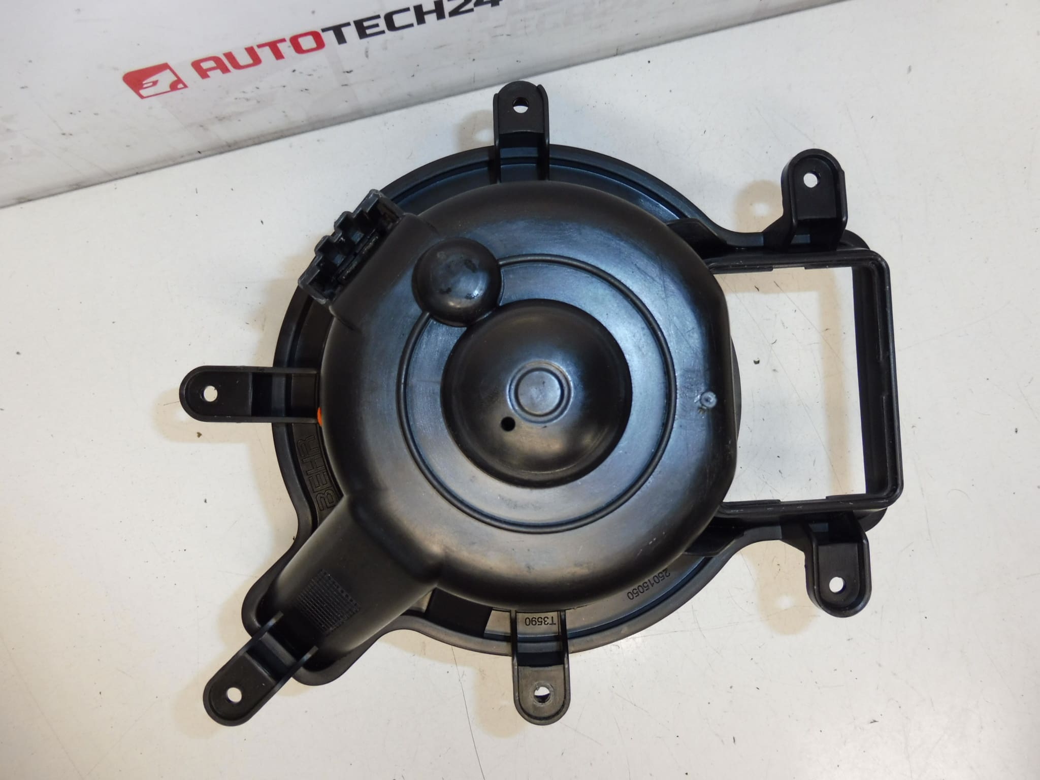Wentylator nagrzewnicy Peugeot 3008 5008 T3953002 1606389380 - obrazek 2