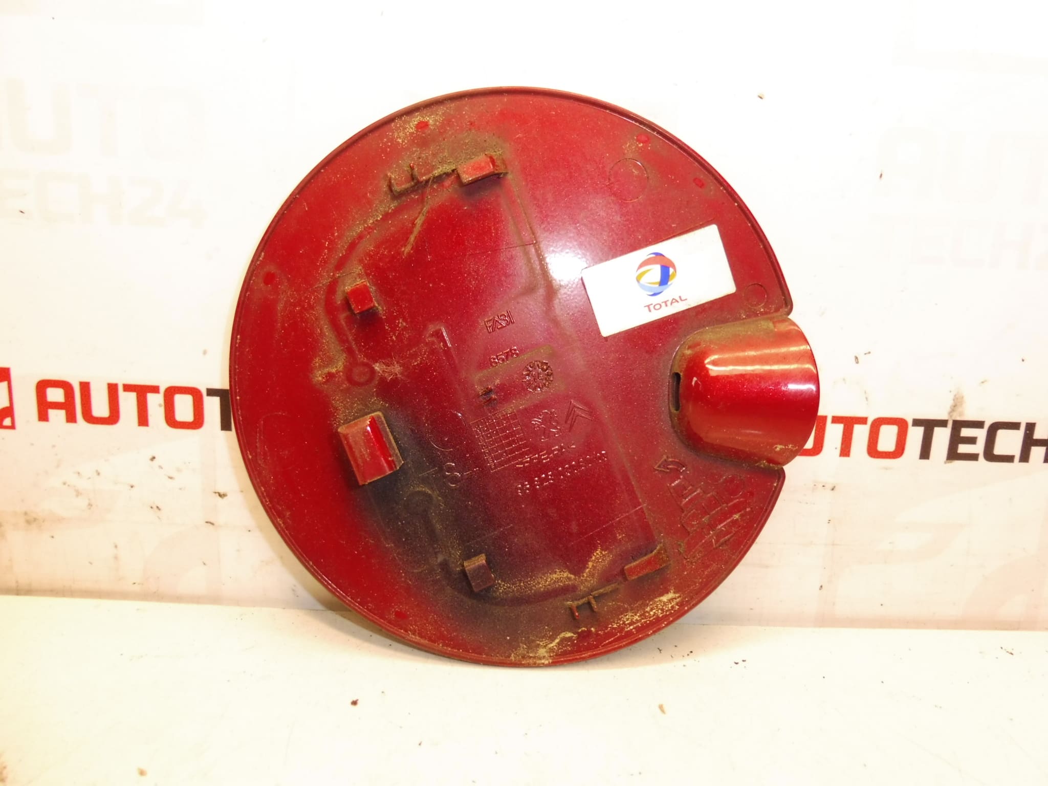 Zaślepka zbiornika EPYD Peugeot 3008 9682803080 1517G9 - obrazek 2