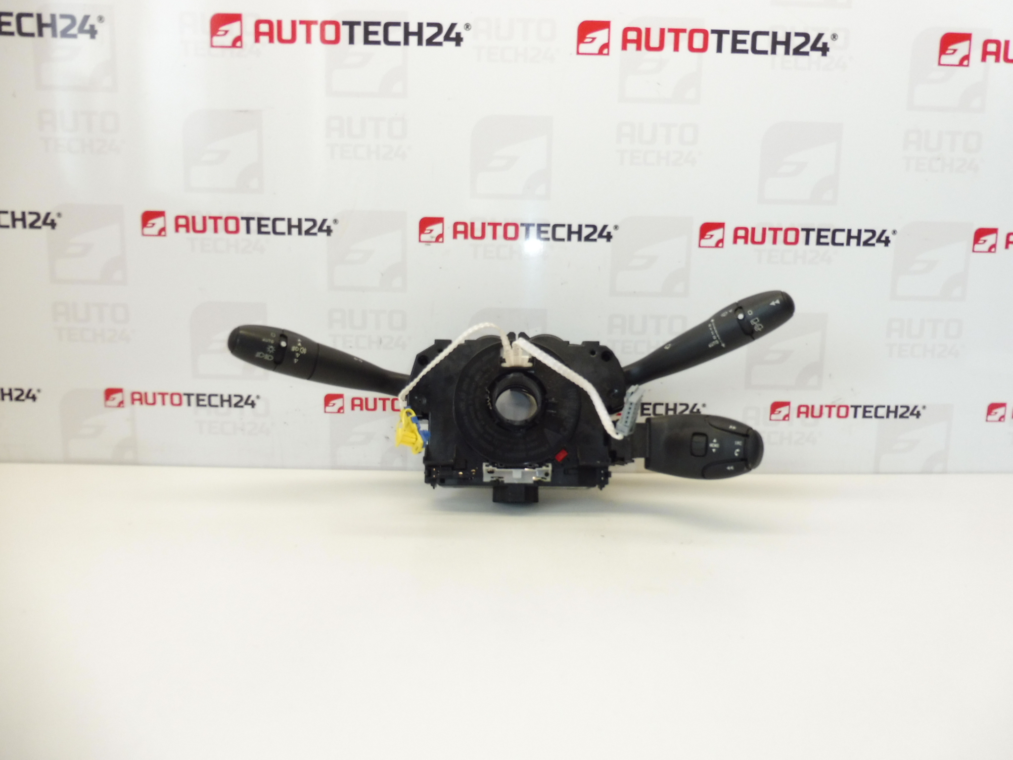 Elementy sterujące dźwignią Citroën Peugeot 96643943XT 98062014XT 98016686XT