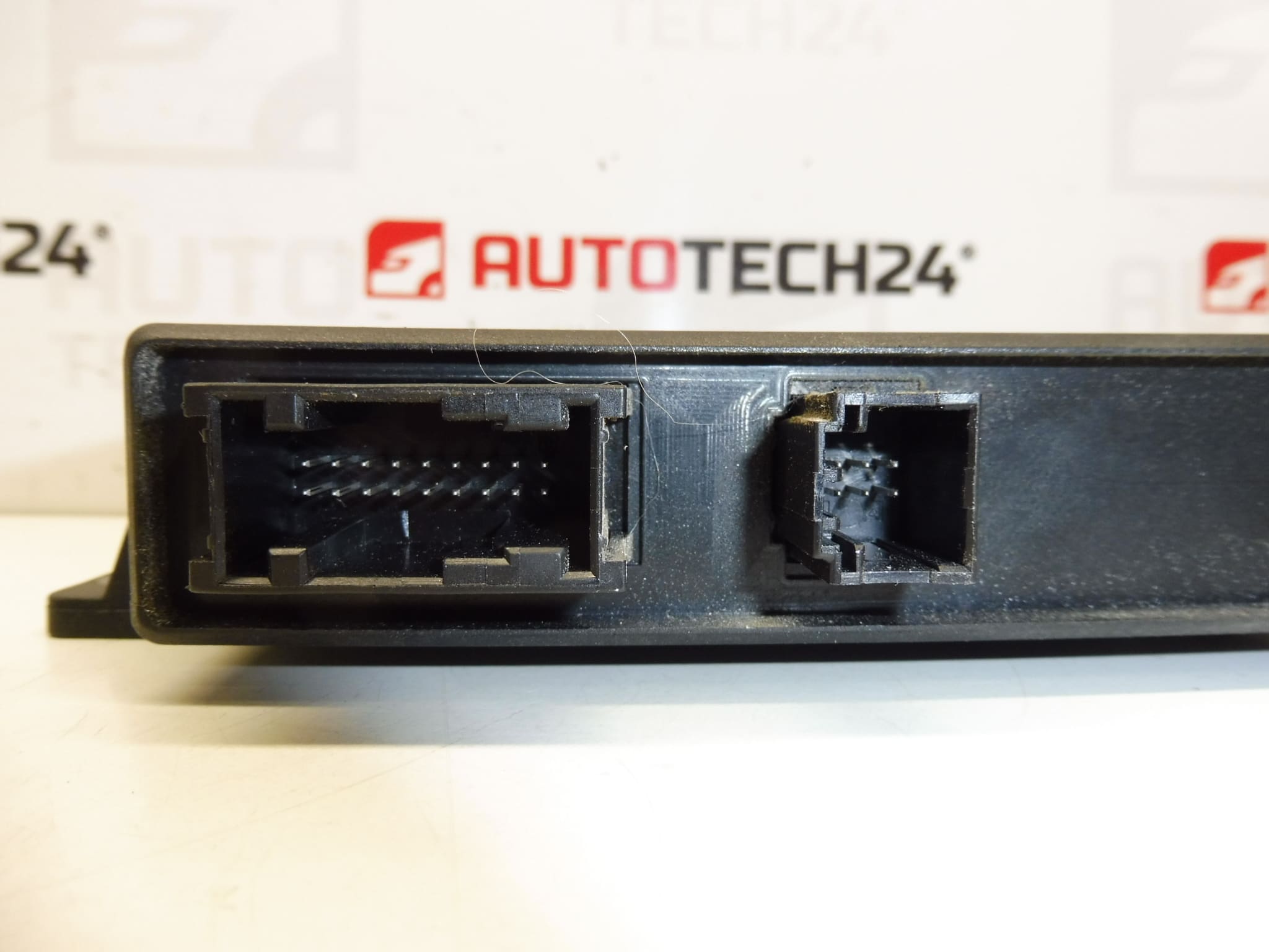 Moduł asystenta parkowania Citroën Peugeot 0263004204 9663821680 - obrazek 2