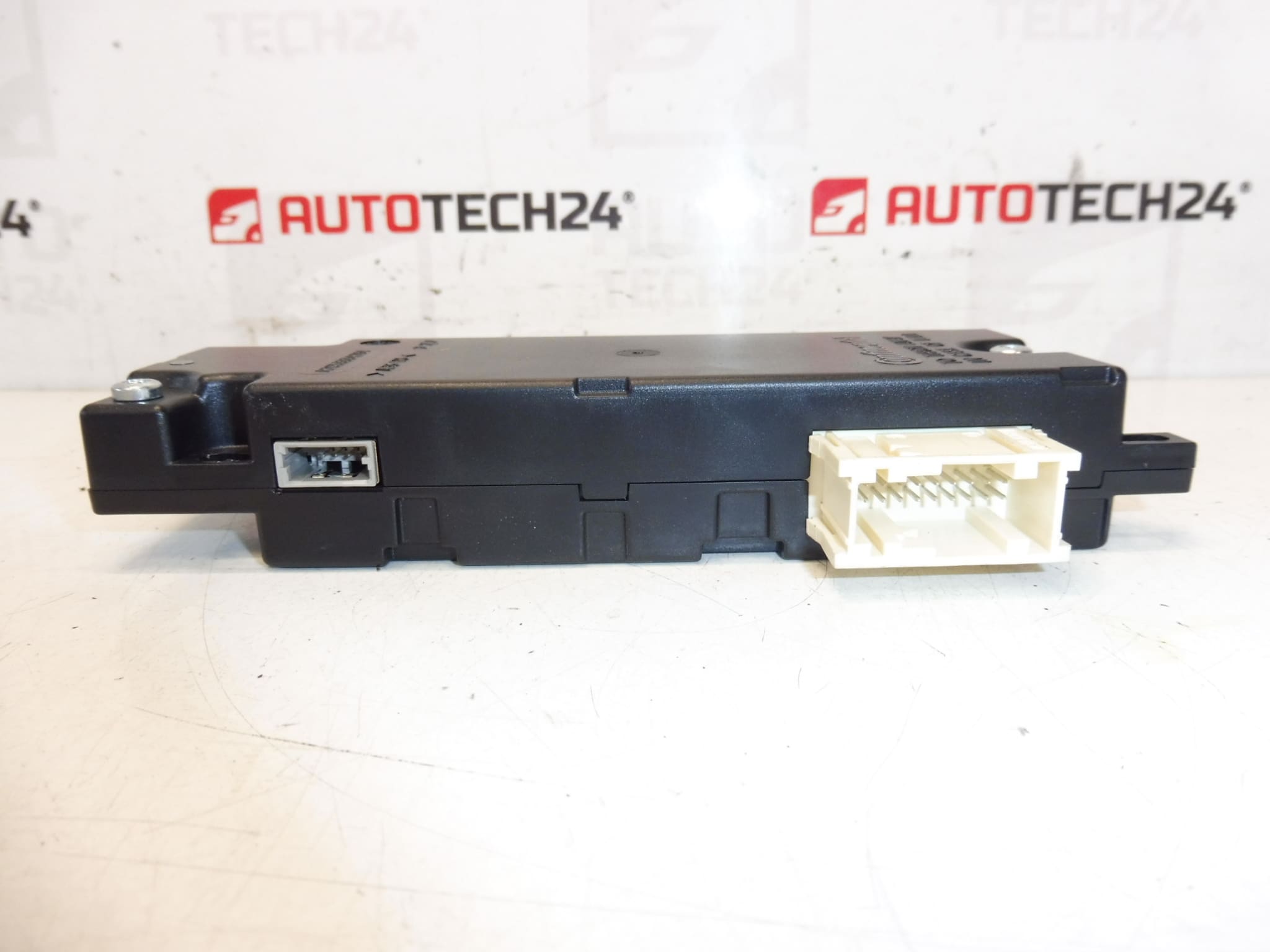 Moduł Bluetooth Citroën Peugeot 9666760080 S180073002 J - obrazek 2