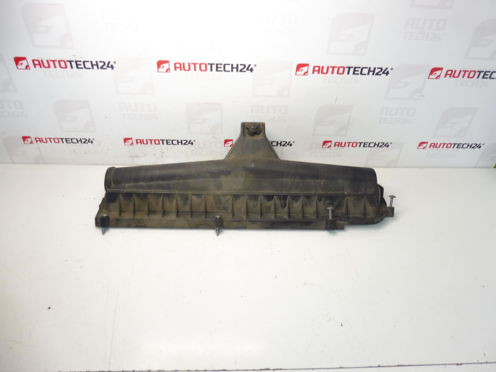 Pokrywa skrzynki filtra 1.4 VTI 1.6 VTI Citroën Peugeot V753482480 1420T5