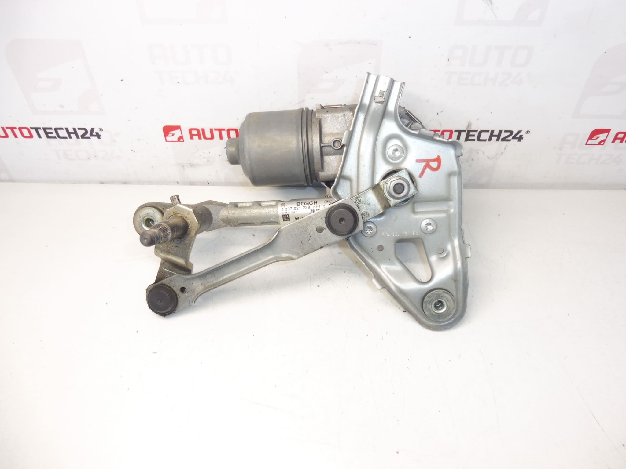 Silnik prawej wycieraczki Peugeot 3008 5008 9671062380 6405PX 6405PA