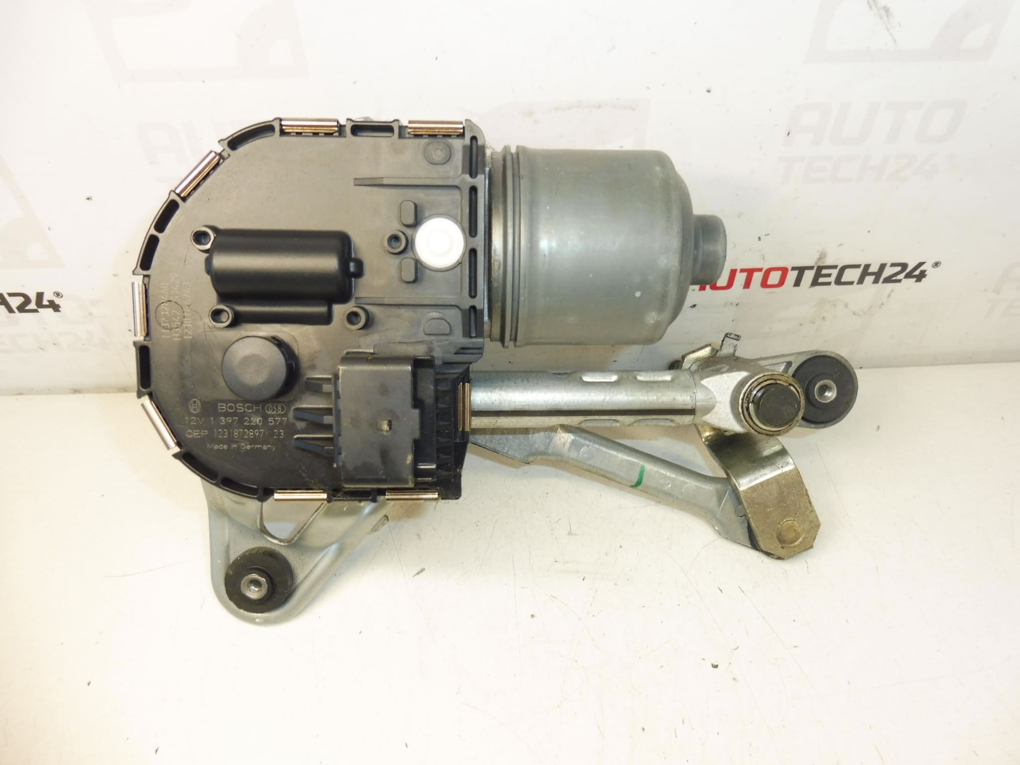 Silnik prawej wycieraczki Peugeot 3008 5008 9671062380 6405PX 6405PA