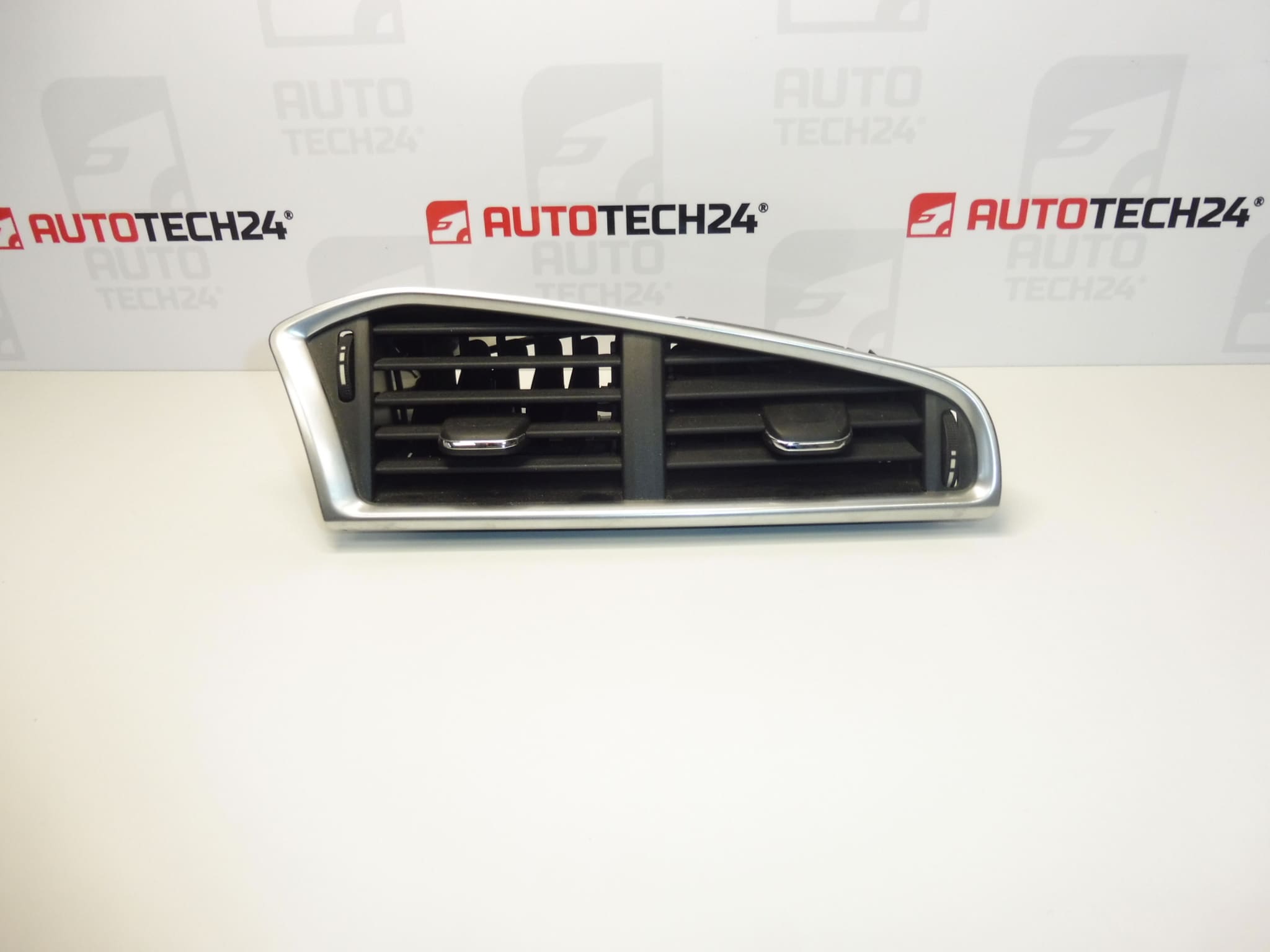 Centralna Kratka Powietrza Citroen C4 II B7 i DS4 9676609977 8247EC
