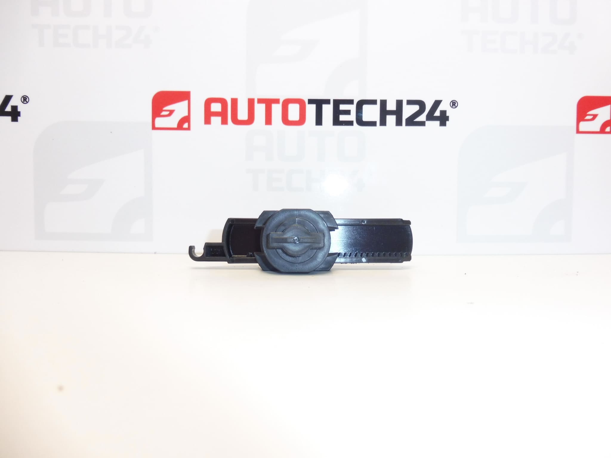 Hamulec do schowka podręcznego Citroen C4 II B7 i DS4 8218ZL