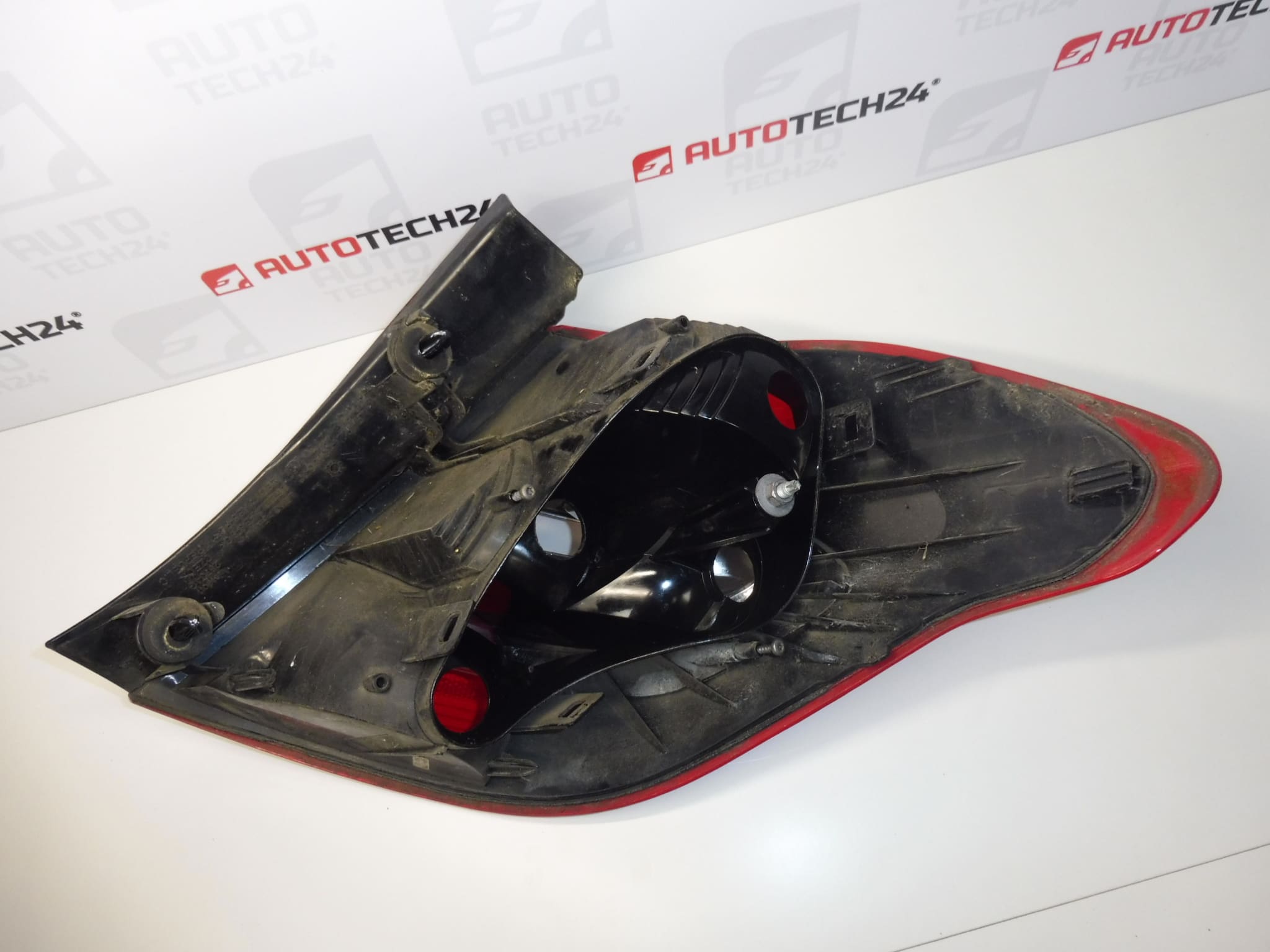 Lampa tylna lewa tylna Citroën C4 II 9687312180 6350KS - obrazek 2
