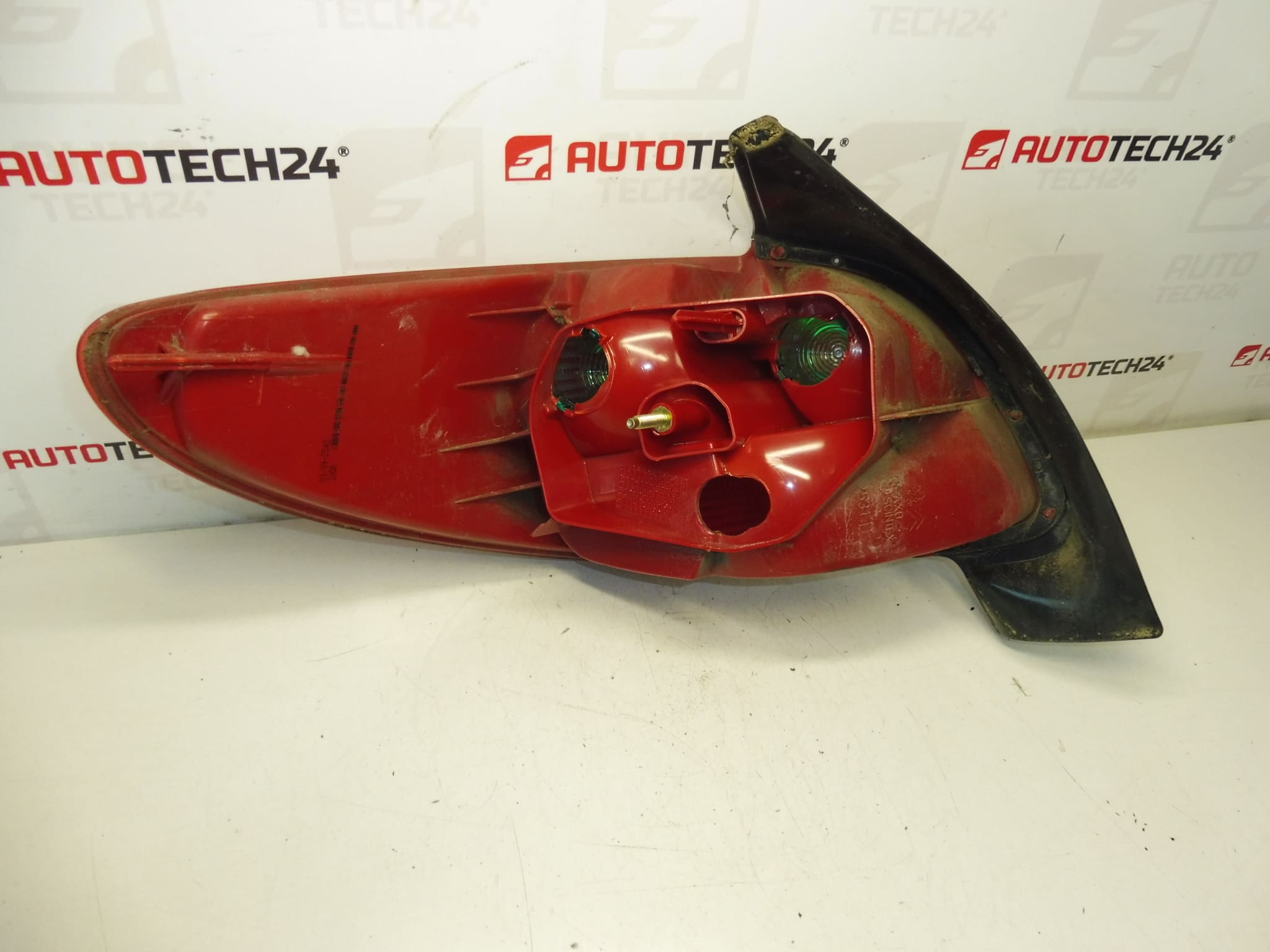 Lampa tylna prawa Peugeot 206 do 6/2003 6351P1 - obrazek 2