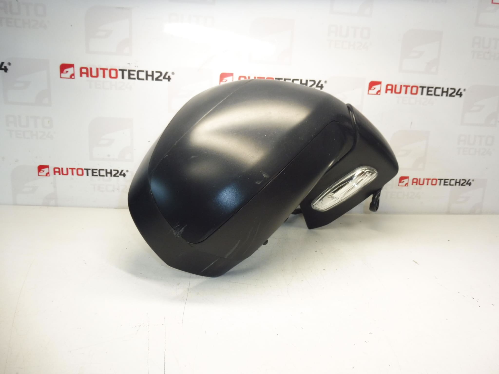 Lusterko prawe EZRC Peugeot 3008 i 5008 8153ZF