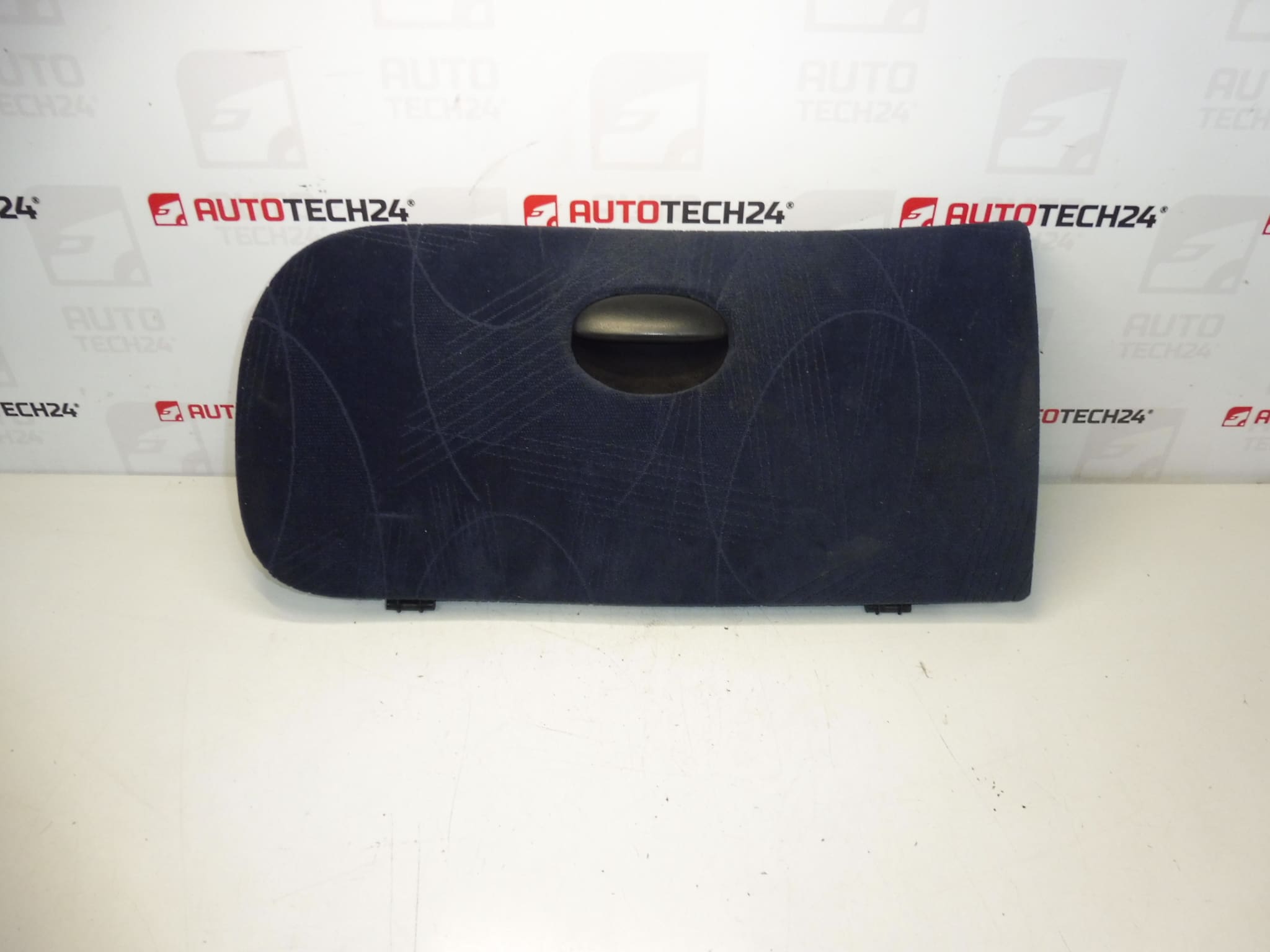 Pokrywa schowka podręcznego Peugeot 206 96440241LD 8218VG
