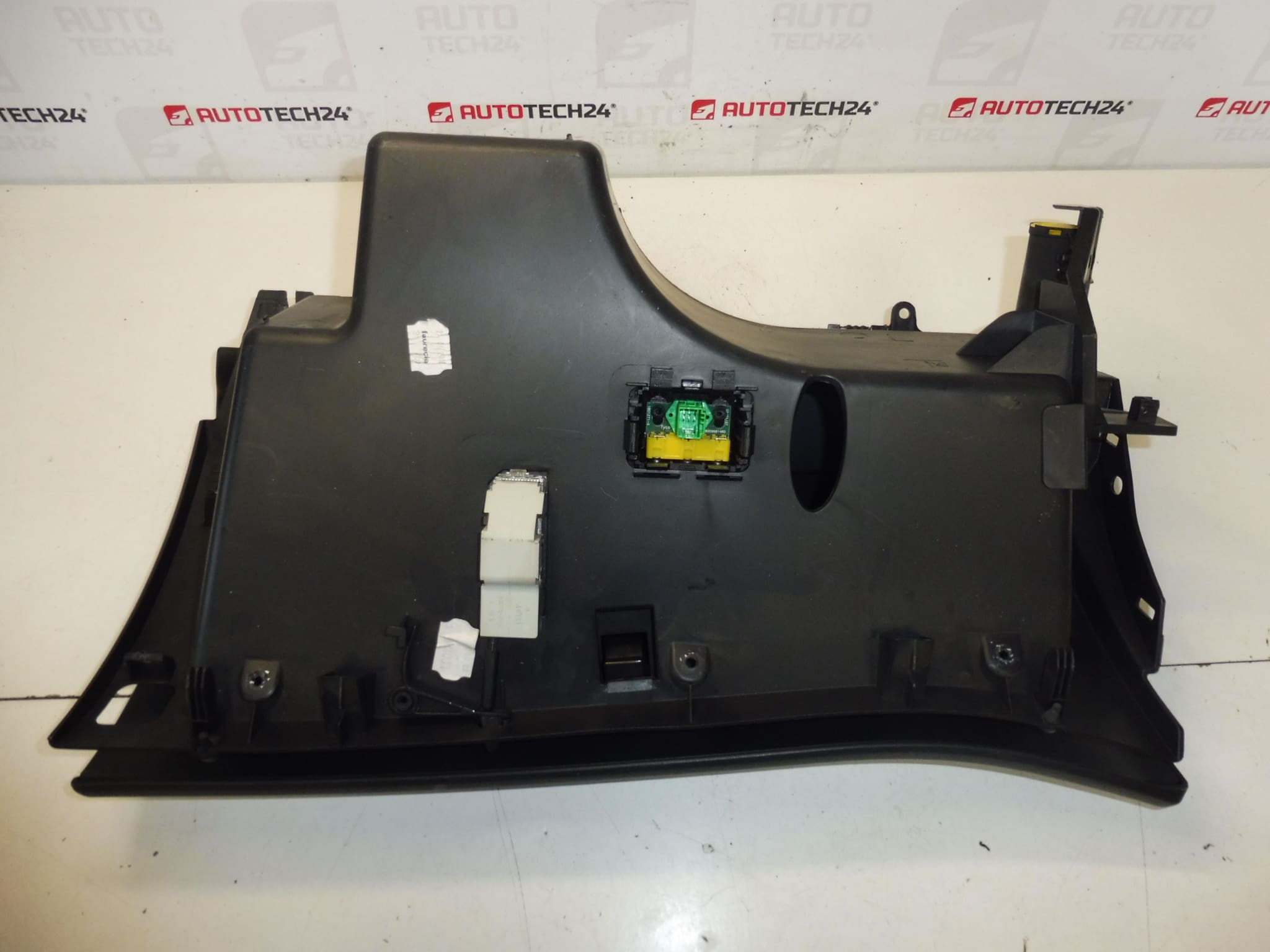 Schowek Citroën C4 Picasso 8218FH 8218FF 8226CY - obrazek 2