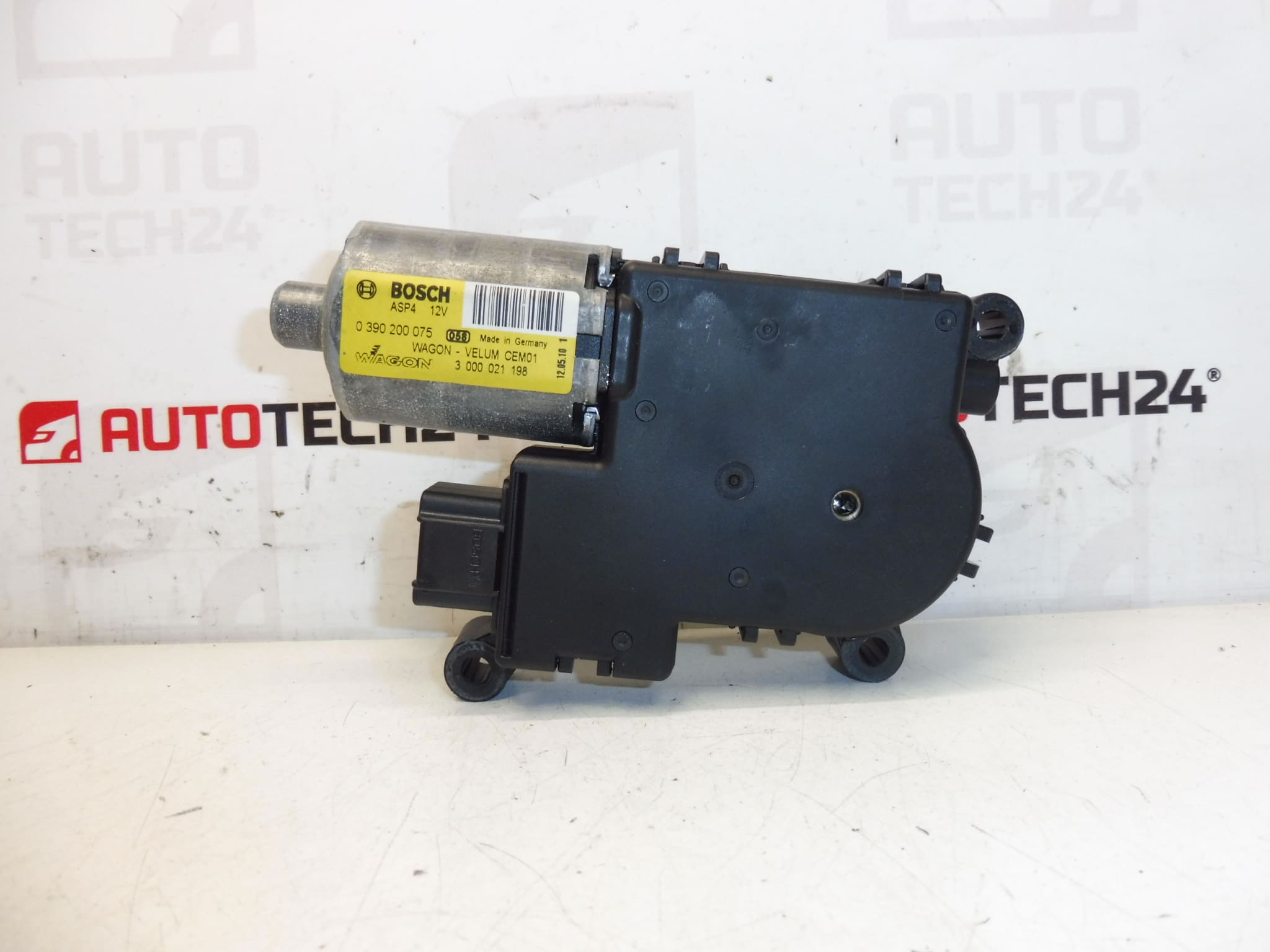 Silnik elektryczny Bosch Peugeot 307 T7 0390200075 8401RR