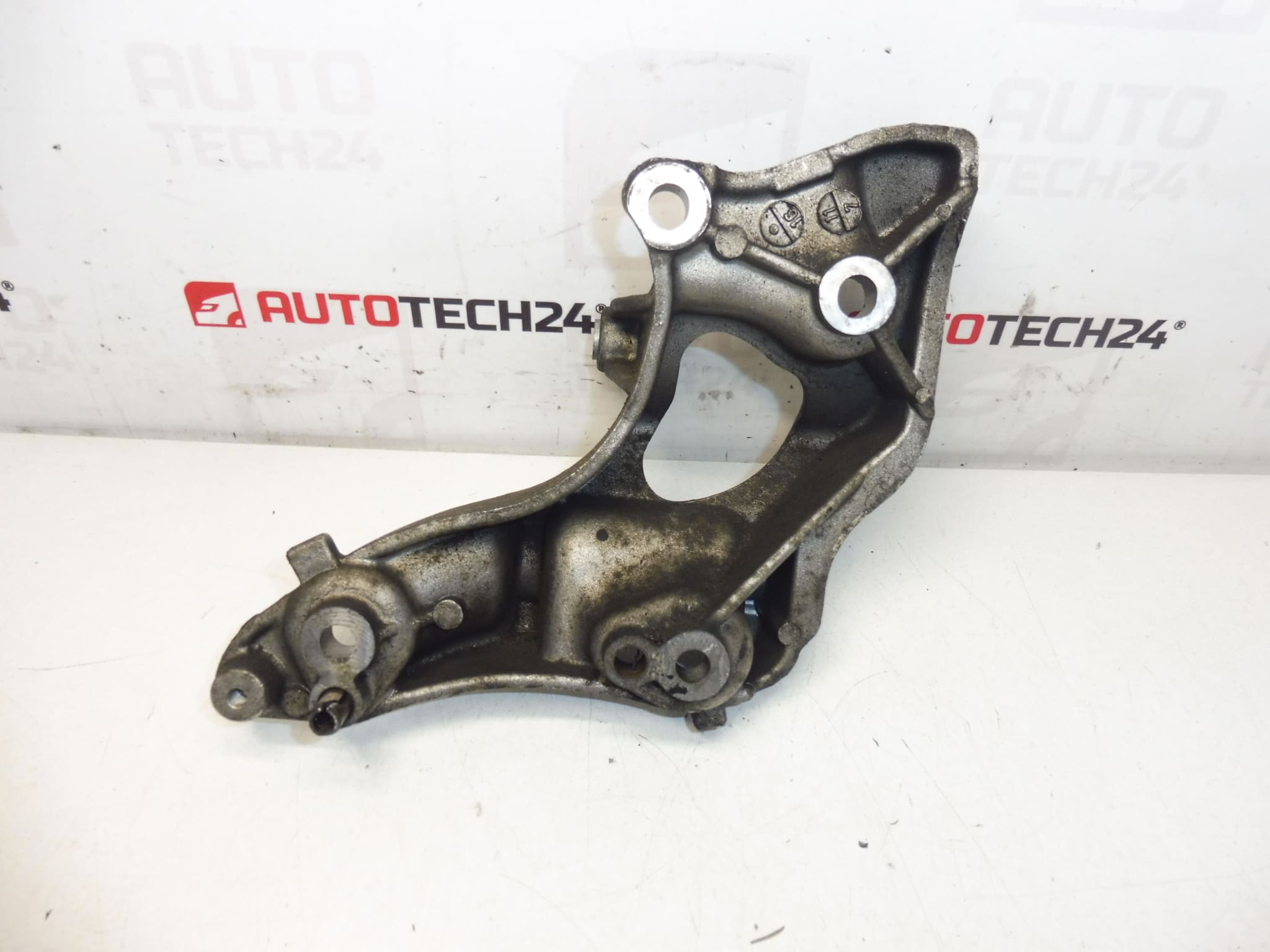 Uchwyt Alternatora Citroën Peugeot 9658199380 5706L1 - obrazek 2