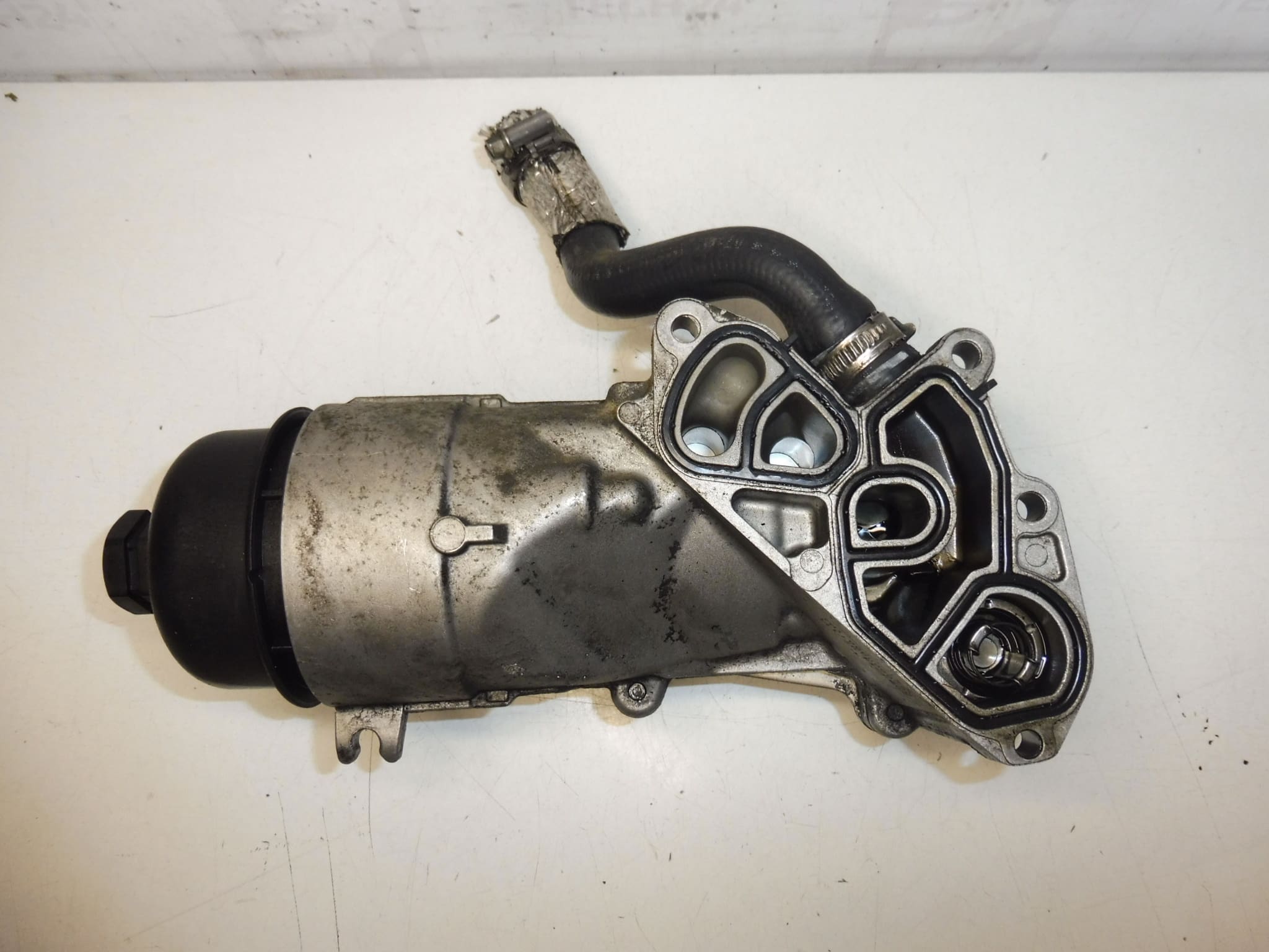 Uchwyt filtra oleju 1.6 HDI Citroën Peugeot 1103N9 - obrazek 2