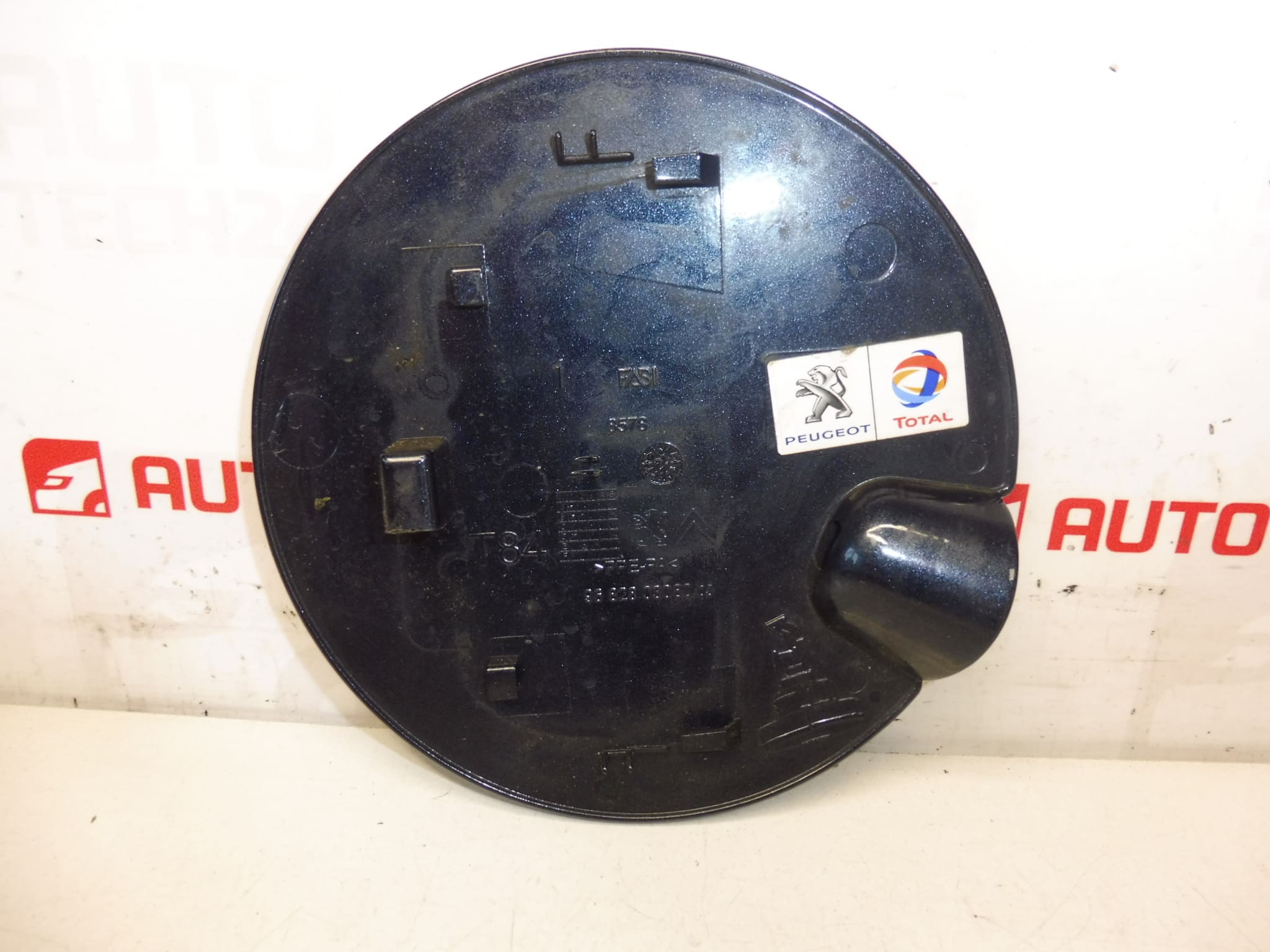 Zaślepka zbiornika KGNC Peugeot 3008 9682803080 1517G9 - obrazek 2