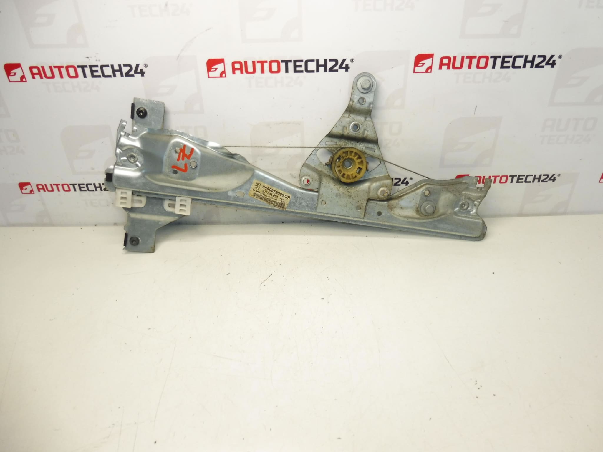 Zwijacz szyby tylnej lewy Peugeot 308 9680979080 9223E5