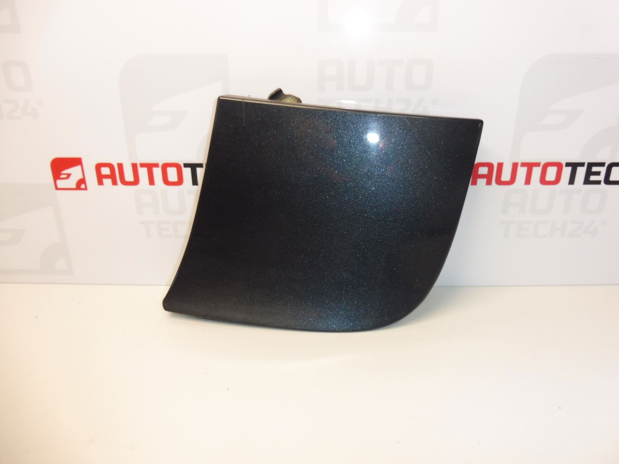 Osłona klapki wlewu paliwa KTA Peugeot 107 Citroën C1 KTB 1517C5 1517C9