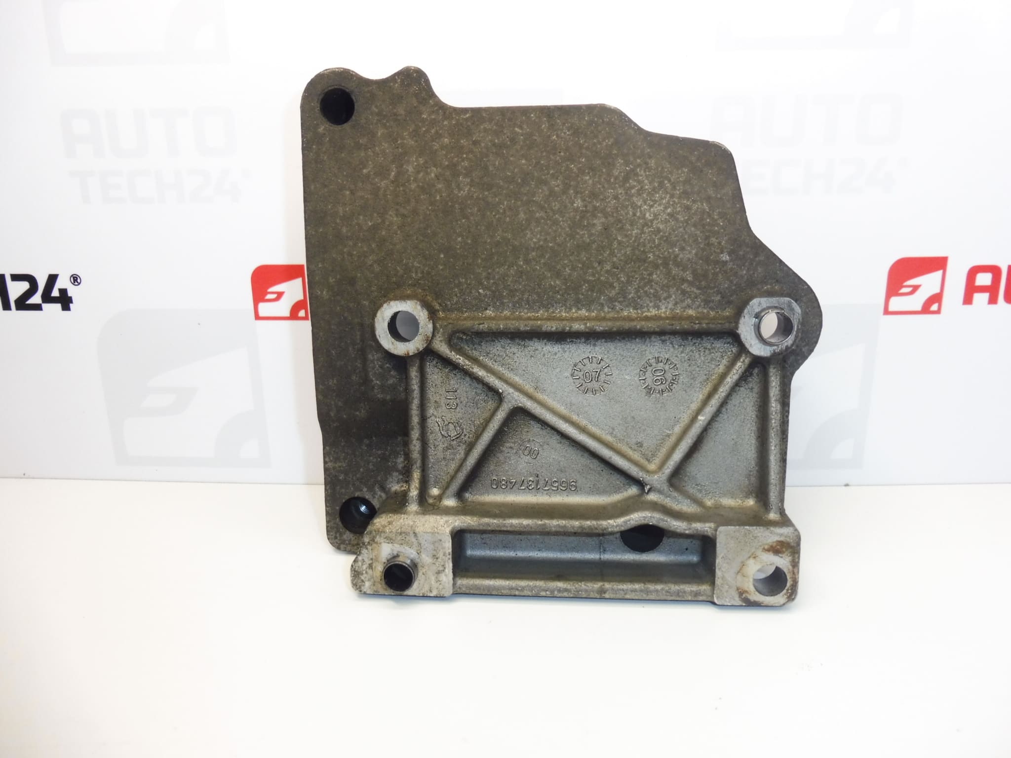Uchwyt sprężarki klimatyzacji Citroën Peugeot 9657137480 6453KG - obrazek 2