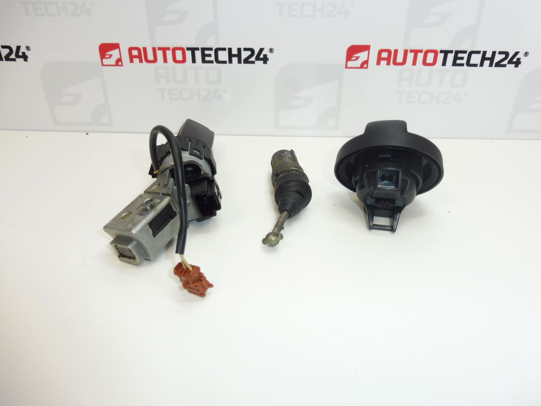 1 klucz Peugeot 307 CC 4162KH